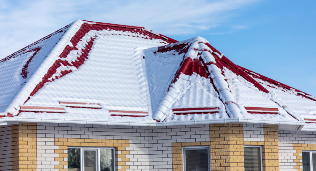 Roof with snow - Roofing services